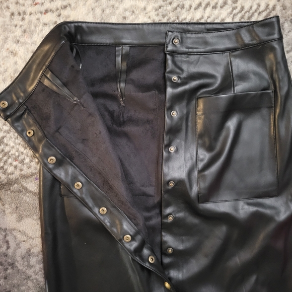 City Bound Skirt by Blanknyc size 30 - Picture 6 of 16